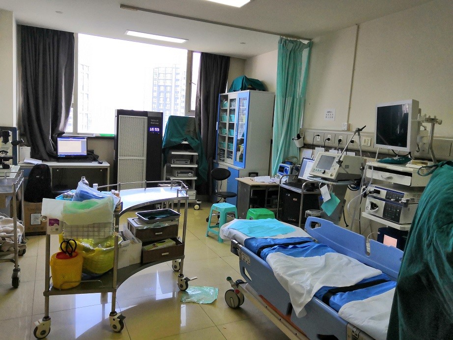 τελευταία εταιρεία περί Πρώτο νοσοκομείο του ιατρικού πανεπιστημίου Chongqing